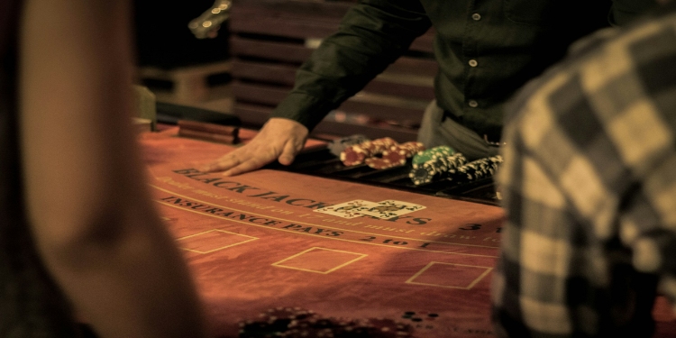 Why UK Gambling’s Tightening Rules Are Sending Players to Look Elsewhere in 2026