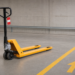 Key Safety Standards for Pallet Truck Use in Industrial Settings