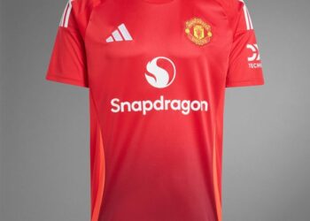 Manchester United Jerseys: The Official Home Kit