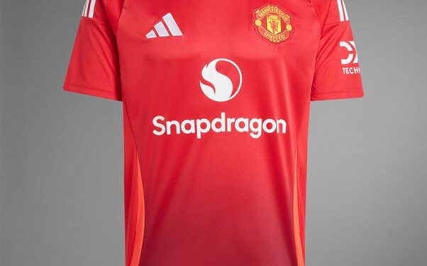 Manchester United Jerseys: The Official Home Kit