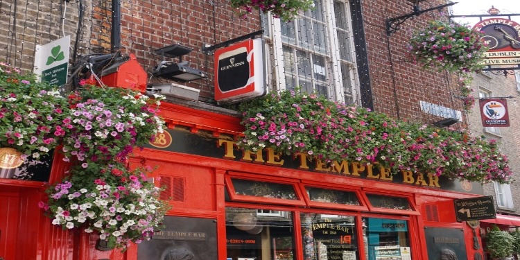 Irish Pubs and Storytelling Culture: Why Conversation, Music, and Community Remain at the Heart of Social Life in Ireland