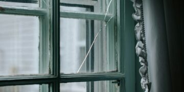 Why Every UK Homeowner Should Know About Emergency Glazing Services