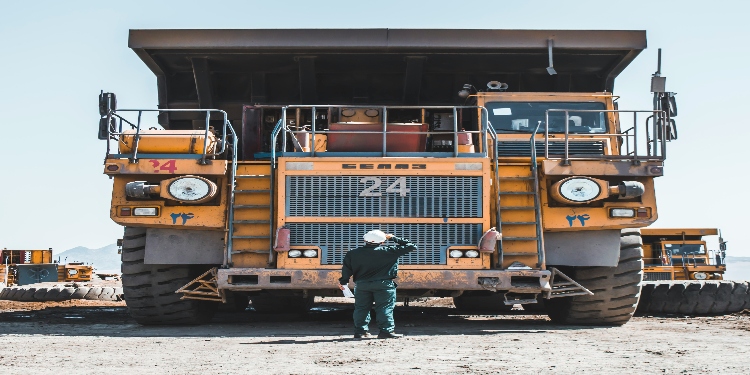 Advance Your Career with Mining Leadership and Heavy Vehicle Training