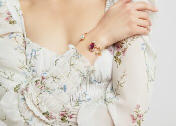 Effortless Beauty in a Busy World: The Rise of Smart Fashion and Health Choice