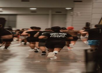 Why Group Training Builds Motivation and Consistency