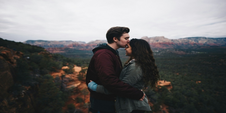 Intentional Dating Guide: Moving From Casual Matches to Commitment