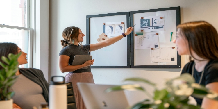 The Difference Between Confidence and Certainty in Leadership