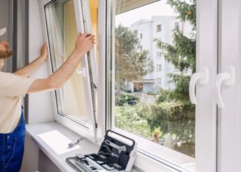 Why Every UK Homeowner Should Know About Emergency Glazing Services