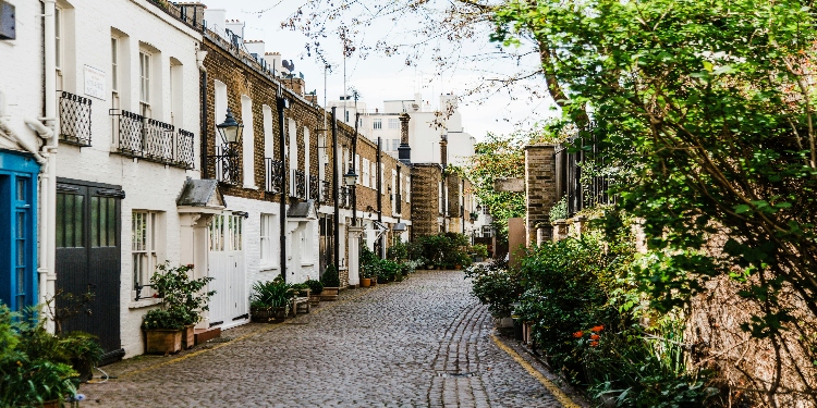 Why Businesses Need Experienced Property Consultants in London