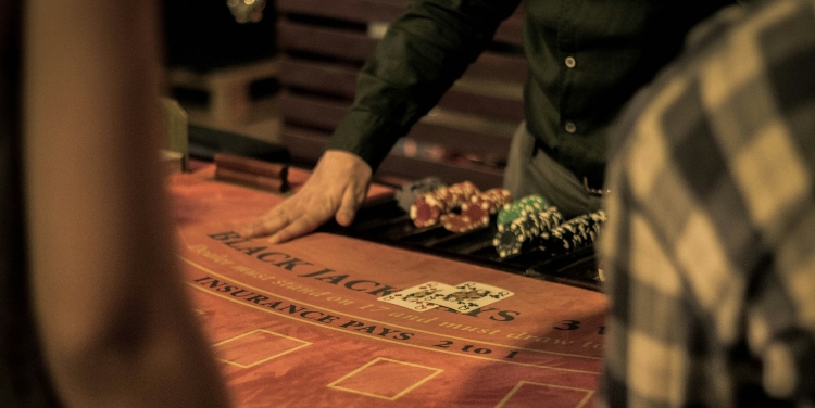 The Mathematics of Winning: Understanding House Edge of Live Casino Games