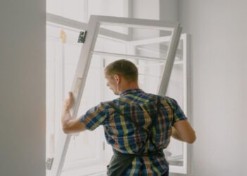 What to Expect from a Professional Glazing Maintenance Visit