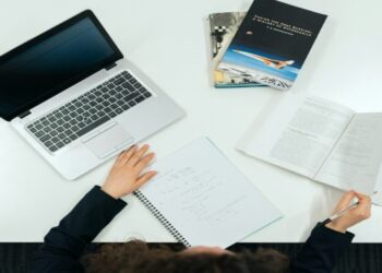 How Technology Helps Modern Businesses Stay Efficient and Compliant