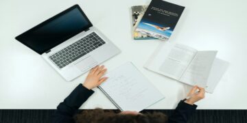 How Technology Helps Modern Businesses Stay Efficient and Compliant