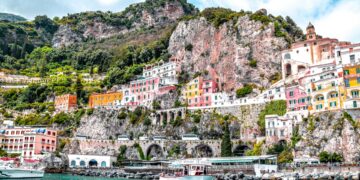 What Are the Best Romantic Accommodations in Positano for Couples Visiting the Amalfi Coast?