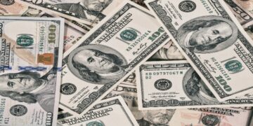 Why Dollar-Cost Averaging Beats Timing the Market for Long-Term Investors