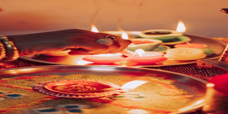 Gifts That Hold Spiritual Value Best to Giving Your Loved Ones After A Puja