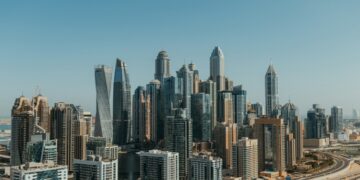 Moving to Dubai to Start a Business: What Expats Need to Know Before They Relocate