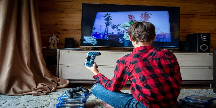 GTA 6 Could Put Hollywood’s Holiday Box Office to the Test