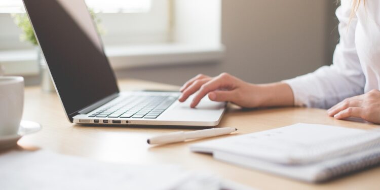 Online vs. In-Person Experiences: Which Is Better?