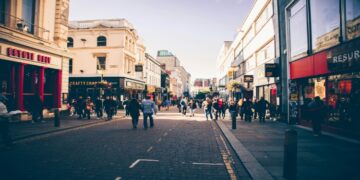 Why UK Businesses Are Shifting Call Centres to the Cloud