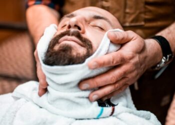 11 Benefits of Hot Towel Face Shaves You Didn’t Know About
