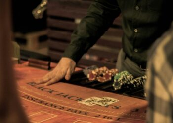 Blackjack with Surrender: What Is the Appeal Online?