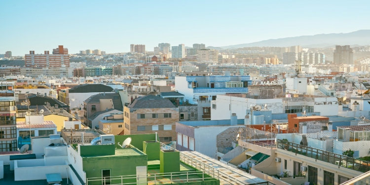 Buying a Holiday Home in Spain: What the EU Residency Paperwork Doesn’t Tell You About Leisure Budgets