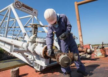 Why Industrial Surface Preparation Is Important for Equipment Maintenance