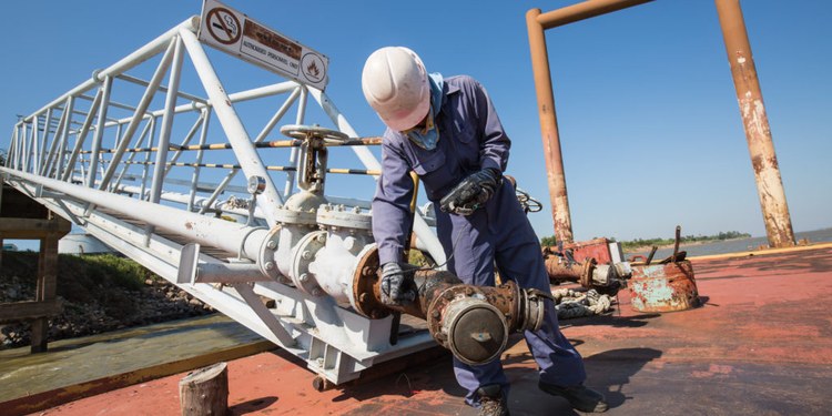 Why Industrial Surface Preparation Is Important for Equipment Maintenance