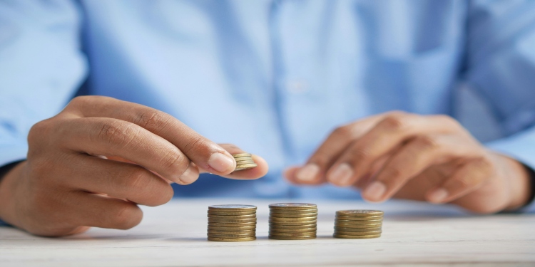 Funding Options for a Business Held Up by Late Customer Payments